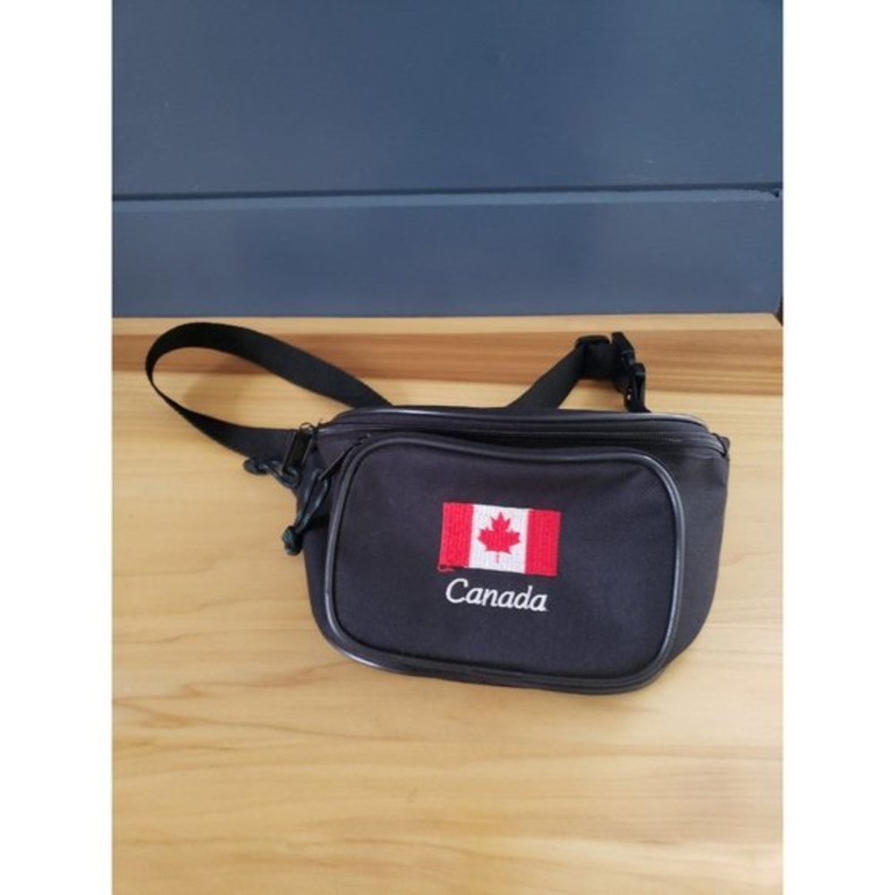 Like‎ New Canada Fanny Pack